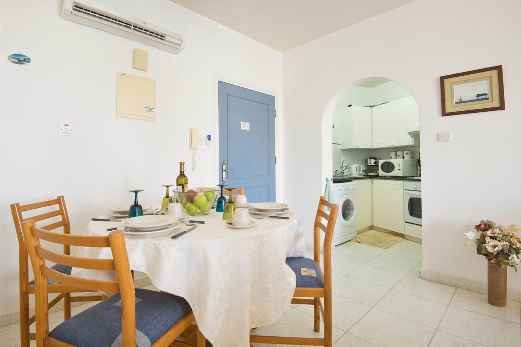 King'S Palace Apartment Paphos 外观 照片